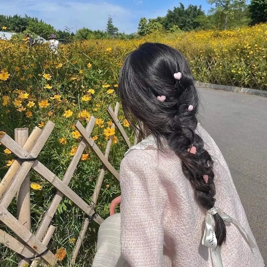 隔楼女孩:我们之间的层距